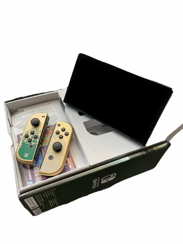 Товар Игровая приставка Nintendo Switch OLED 64 ГБ, The Legend of Zelda: Tears of the Kingdom