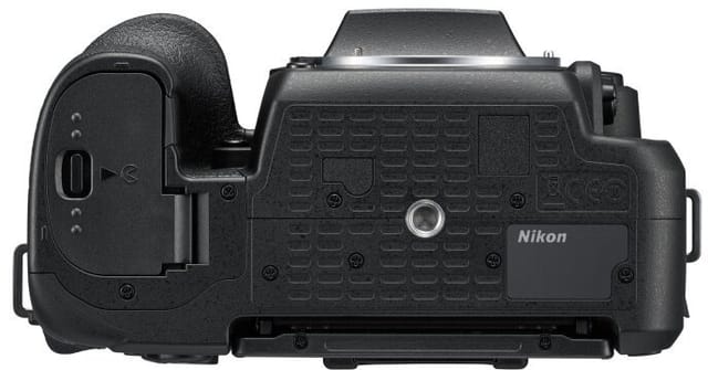 Товар Фотоаппарат Nikon D7500 Kit AF-S DX NIKKOR 18-140mm 1:3.5-5.6 G ED VR, черный