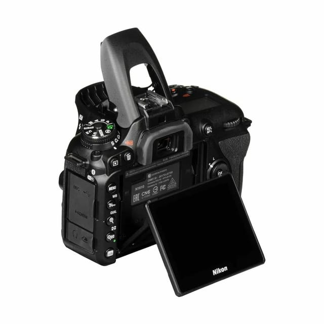 Товар Фотоаппарат Nikon D7500 Kit AF-S DX NIKKOR 18-140mm 1:3.5-5.6 G ED VR, черный