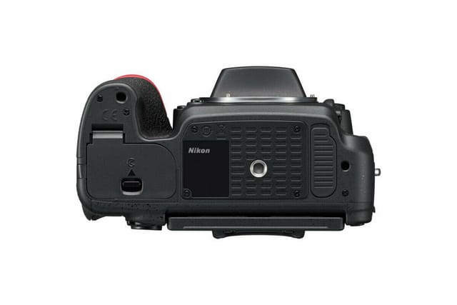 Товар Фотоаппарат Nikon D7500 Kit AF-S DX NIKKOR 18-140mm 1:3.5-5.6 G ED VR, черный