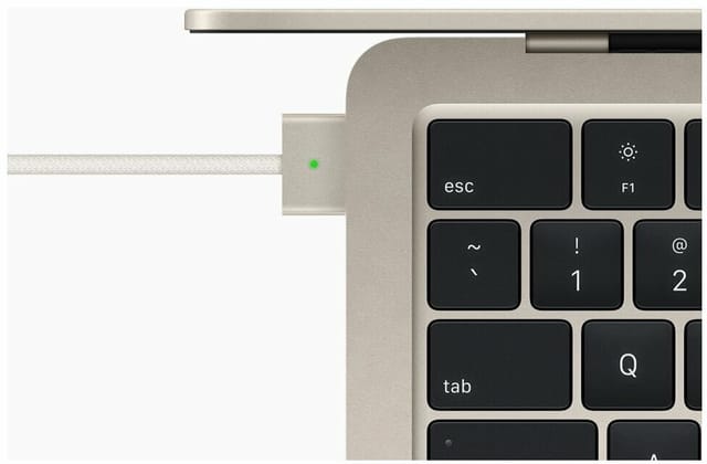 Товар Ноутбук Apple MacBook Air 13 (2022), M2, 8/256Gb, (MLY13), Starlight(сияющая звезда), Русская клавиатура