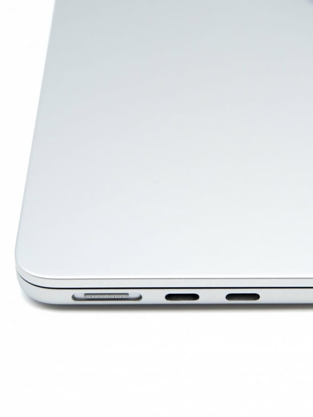 Товар 13.6" Ноутбук Apple MacBook Air 13 2022 2560x1664, M2,8/512 ГБ,10-core, MLY03LL/A, серебристый, английская раскладка